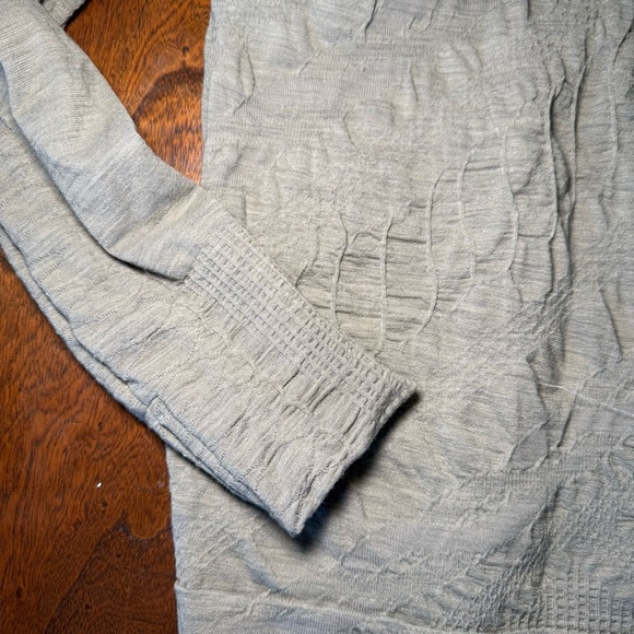 Athleta Tan/Khaki Long Sleeve Top M - Picture 2 of 8